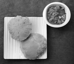 Ney Pathiri Porichathu With Beef Palli Curry