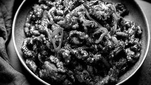 Golden Garlic Shredded Beef
