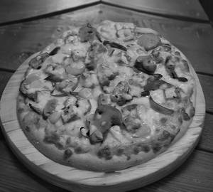 Veg Deluxe Pizza
