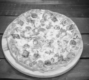 Paneer cheese pizza