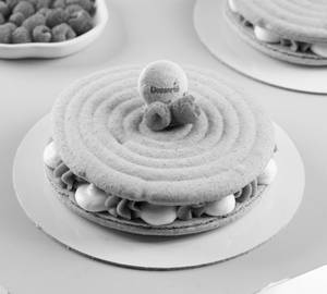 Raspberry Cheese Macaron Cake (6 Inch)