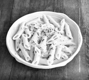 Alfredo white sauce pasta