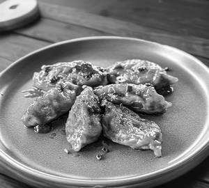 Pan Fried Chicken Momo (8 Pcs)