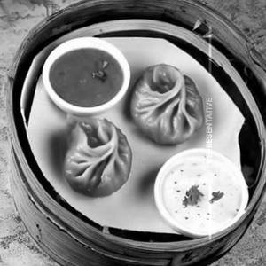 Plain chicken momos
