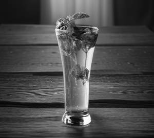 Blue curacao mojito