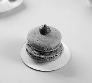 Chocolate Macaron Cake (3 Inch)