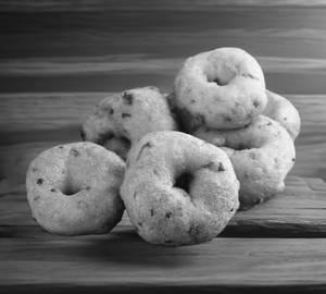 2 pcs Vada 1 pc Idly 