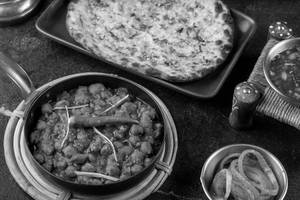 Amritsari Stuffed Kulche Choley