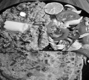 Paneer Bhurji With 2 Paratha