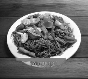 Stir fry rice noodles [pork]