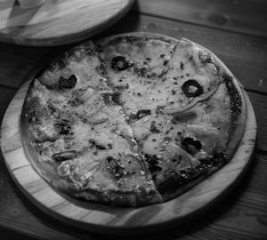 Veg cheese pizza