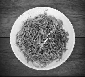 Schezwan noodles veg