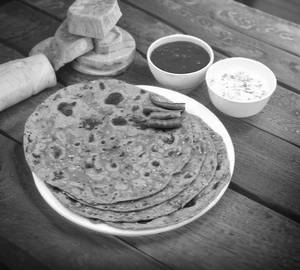 3 thepla + curd