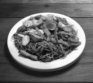 Stir fry rice noodles [chicken]
