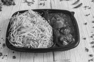 Paneer Manchurian Gravy + Noodles        