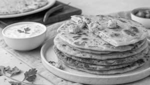 Dahi + Gobhi Paranthe