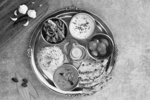 Premium Homely Vegetarian Thali - Serves 1