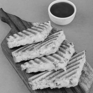 Grilled Chilli Cheese Sandwich