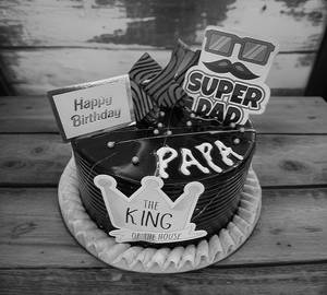 Chocolate cake customized with father's Paper toppers(450gm)