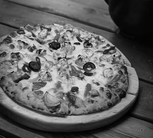 Paneer delight pizza