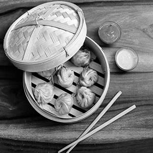 Veg Momos (free 2 Dips))