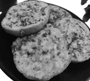 Special Garlic Bread (4Pc)