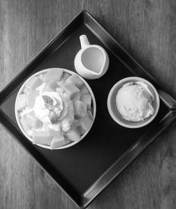 Mango Ice Cream