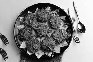 Veg Pakoda [8 Pieces]