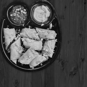 Veg Spring Roll (8Piece)