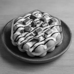 Kitkat Crown Bubble Waffle