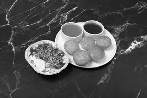 Pani Batashe [10 Pieces] With Dahi Bara [2 Pieces]