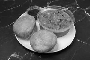 Allahabadi Dum Alloo With Khasta & Chutney