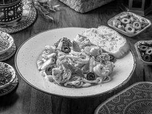 Prawns Spaghetti Pasta In Cheese Sauce