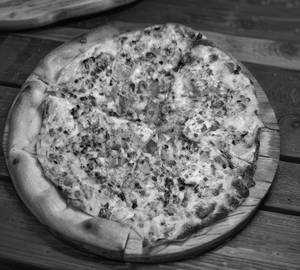 Cheese and corn pizza