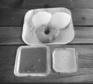 Idli [2 pieces] and 1 vada