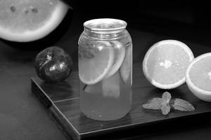 Fruit-infused Detox Iced Tea
