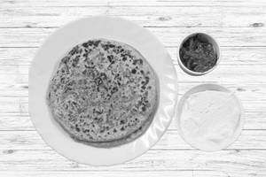 Aloo Paratha (2 pc) With Curd 