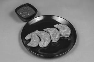 Paneer Tikka Momos [6 PCS]