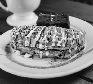 Pistachio Kunafa Waffle