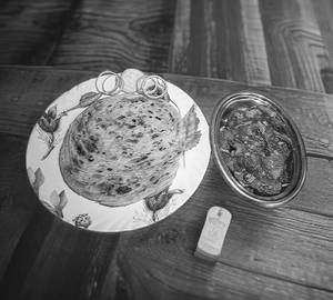 Chicken Chilli Half + 2P Lachha Paratha