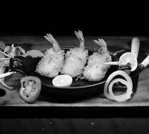 Crispy butterfly prawns