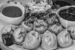 Veg Schezwan Momos