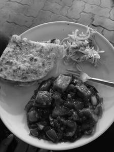 PANEER CHILLY (4PIC) WITH LACHHA PARATHA 2PIC