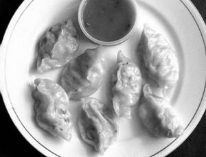 Veg Momos (6 Pcs)