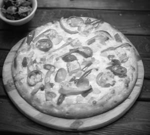 Paneer And Onion Pizza ( 8 inches)