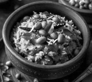Puliyogare. + Chapathi 2Pcs. Combo 