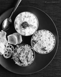 Mini Biryani And Curd Rice
