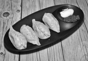 Mushroom Momos Steamed