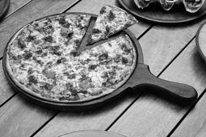 Mutton Keema Pizza [11 Inches]