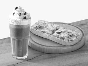 Crunchy Frappe N Spicy Mozzarella Garlic Bread